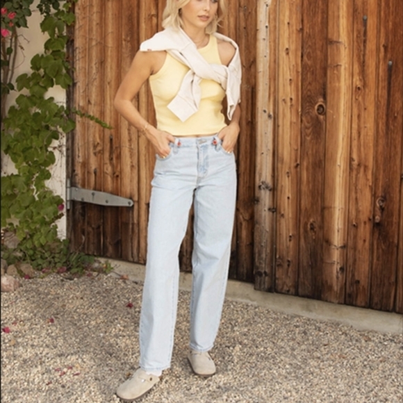 Levi's Baggy Dad Jeans in Light Sugar - Picture 5 of 12